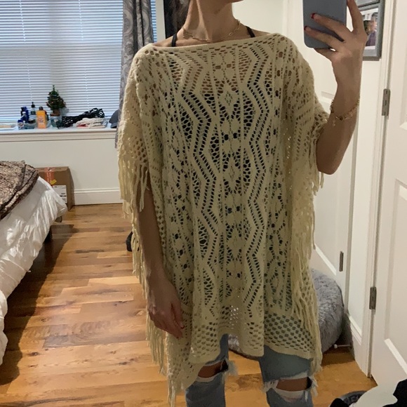Cream Poncho - Picture 4 of 5